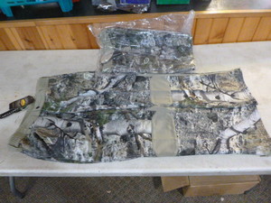 lot 177 image: 2 Pair of Mossy Oak Yukon Gear Womens Hunting Pants