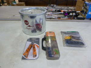 lot 194 image: Fishing Items