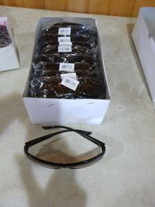 lot 225 image: 20 Pair of Sunglasses