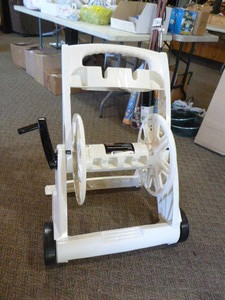 lot 238 image: Suncast Hose Mobile Plastic Hose Reel