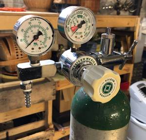 lot 21 image: Empty Oxygen Tank with Regulators