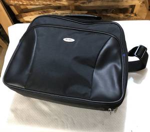lot 26 image: Resmed Vpap Auto 25 Cpap Machine With Reservoir, Power Supply & Travel Bag -&nbspGood Working Condition