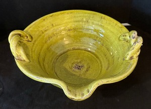 lot 133 image: Pretty Pottery Bowl