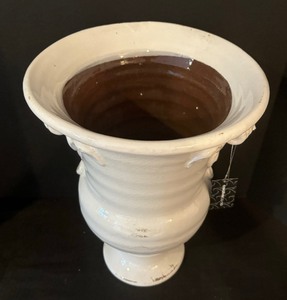 lot 140 image: Nice Decorative Vase by Creative Co-op