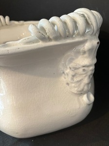 lot 142 image: Decorative Planter