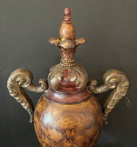 lot 172 image: Remarkable Resin Decorative Figurine
