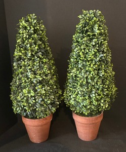 lot 179 image: Gorgeous Potted Faux Greenery