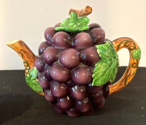 lot 216 image: Great Grape Motif Pot, Cremer Pitcher and Sugar Dish