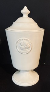 lot 230 image: Trio of Beautiful Lidded Jars by Barreveld