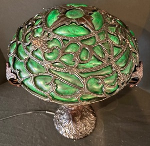 lot 162 image: Gorgeous Green Decorative Table Lamp