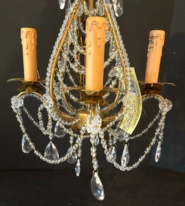 lot 301 image: Elegant Platinum Bay Chandelier Adorned with Crystals