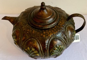 lot 267 image: Large Vintage Look Decorative Tea Pot