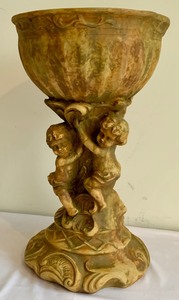 lot 271 image: Beautiful Vintage Look Cherub Resin planter