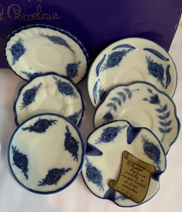 lot 274 image: Petite Blue and White Porcelain Cups and Plates
