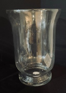 lot 92 image: Decorative Glassware Items including a Decorative Jar and Cloche