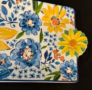 lot 99 image: Fabulous Petite Floral Design Platter by Certified International