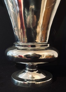 lot 335 image: Stunning Silver Plated Vase by Palecek