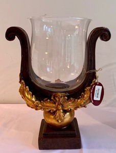 lot 279 image: Elegant Resin and Glass Vases