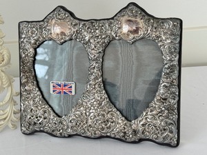 lot 413 image: Two Decorative Picture Frames