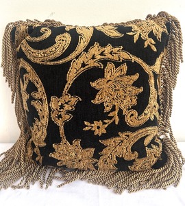 lot 464 image: Two Classy Accent Pillows
