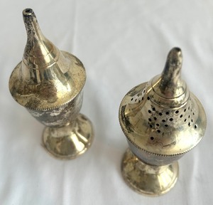 lot 467 image: Silver Plated Salt and Pepper Shakers