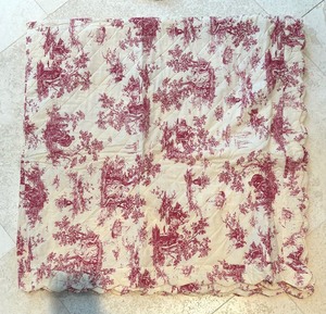 lot 347 image: Lovely Red and White Tablecloth, Accent Pillows and Pillow Shams