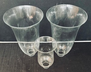 lot 369 image: Trio of Clear Glass Lamp Shades