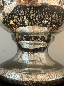 lot 519 image: Shimmering Silver Glass Vase