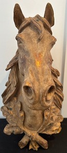 lot 520 image: Delightful Horse Decor