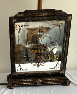 lot 450 image: Elegant Mirrored Table Lamp