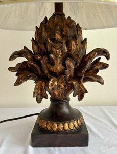 lot 457 image: Stylish and Ornate Table Lamp