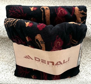 lot 511 image: New Denali Home Collection Micro Plush Fabric Blanket