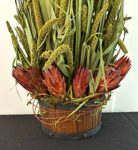 lot 389 image: Fantastic Faux Floral Decor by Distinctive Design