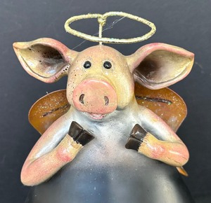 lot 432 image: Darling Chalkboard Pig Figurine