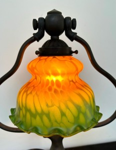 lot 434 image: Tiffany Style Desk Lamp