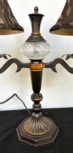 lot 435 image: Elegant and Stylish Duo Armed Table Lamp