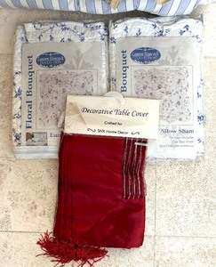 lot 436 image: Linens and More