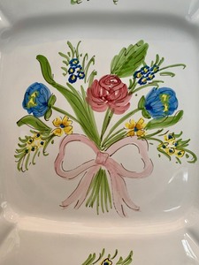 lot 485 image: Stunning Floral Pattern Platter