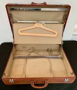 lot 490 image: Outstanding Vintage Leather suitcase by The Colonel