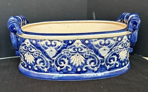 lot 601 image: Blue and White Delights