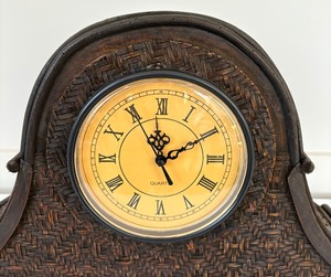 lot 603 image: Marvelous Decorative Mantle Clock
