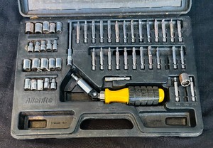lot 631 image: Allenite Ratcheting Screwdriver Bit & Socket Set