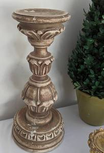 lot 583 image: Assorted Home Decor