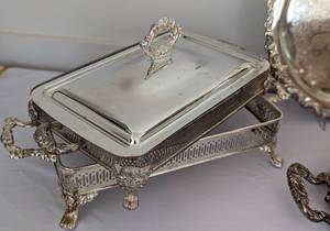 lot 586 image: Vintage Silver Plated Servingware