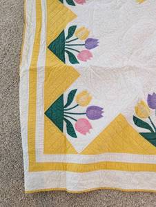 lot 592 image: Pair of Vintage Tulip Appliqu Blankets
