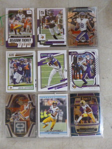 lot 7 image: 18 Different Justin Jefferson Football Cards