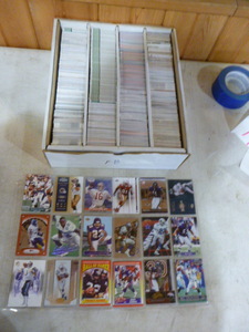 lot 13 image: 3,200 Count Lot of Football Cards
