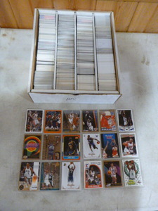 lot 17 image: 3,200 Count Lot of Basketball Cards