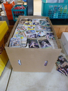 lot 18 image: 16,000 Count Lot of Baseball Cards
