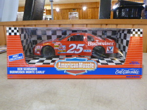 lot 25 image: Ertl Collectibles Ken Schrader #25 Budweiser Monte Carlo